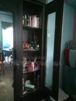 ড্রেসিং টেবিল