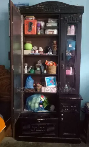ড্রেসিং টেবিল