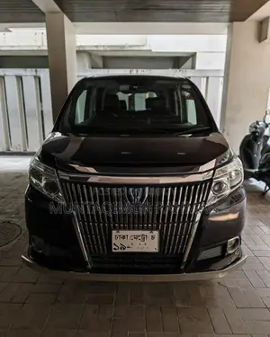 Toyota Esquire 1.8 FWD Hybrid (7 Seater) 2015