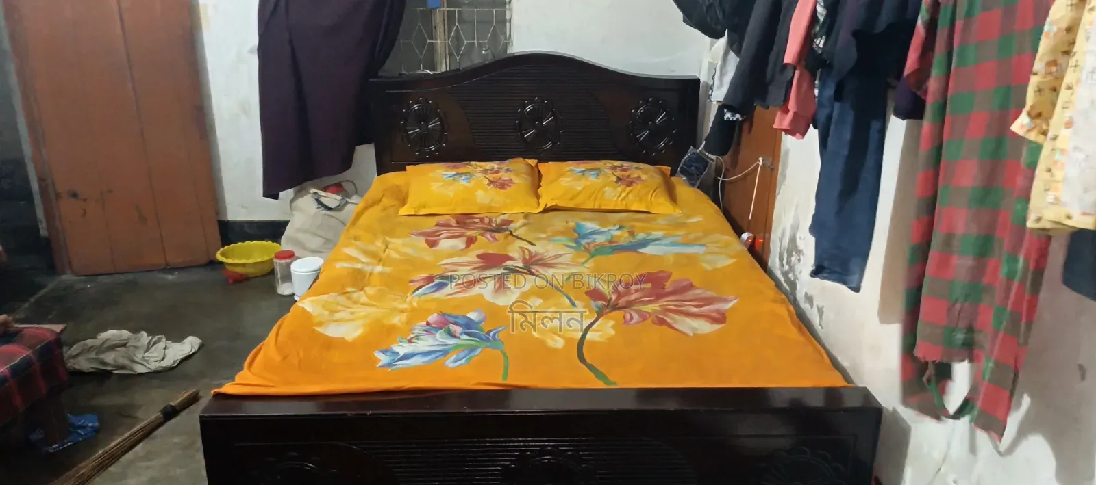ম্যাট্রেস / ২টি বালিশ সহ সম্পূর্ণ নতুনের মতো অবস্থায়