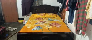 ম্যাট্রেস / ২টি বালিশ সহ সম্পূর্ণ নতুনের মতো অবস্থায়
