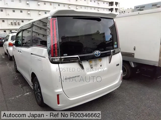 Toyota Esquire 2020 Pearl