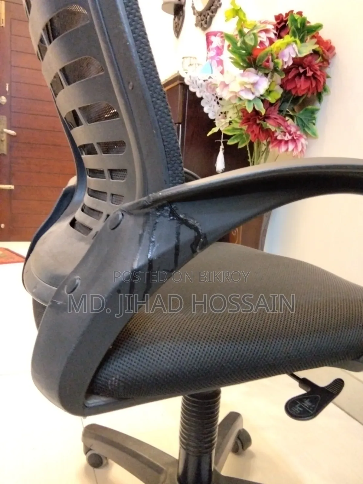 Akhtar Brand Office Chair for Sale with Comfortable Cushion Seat