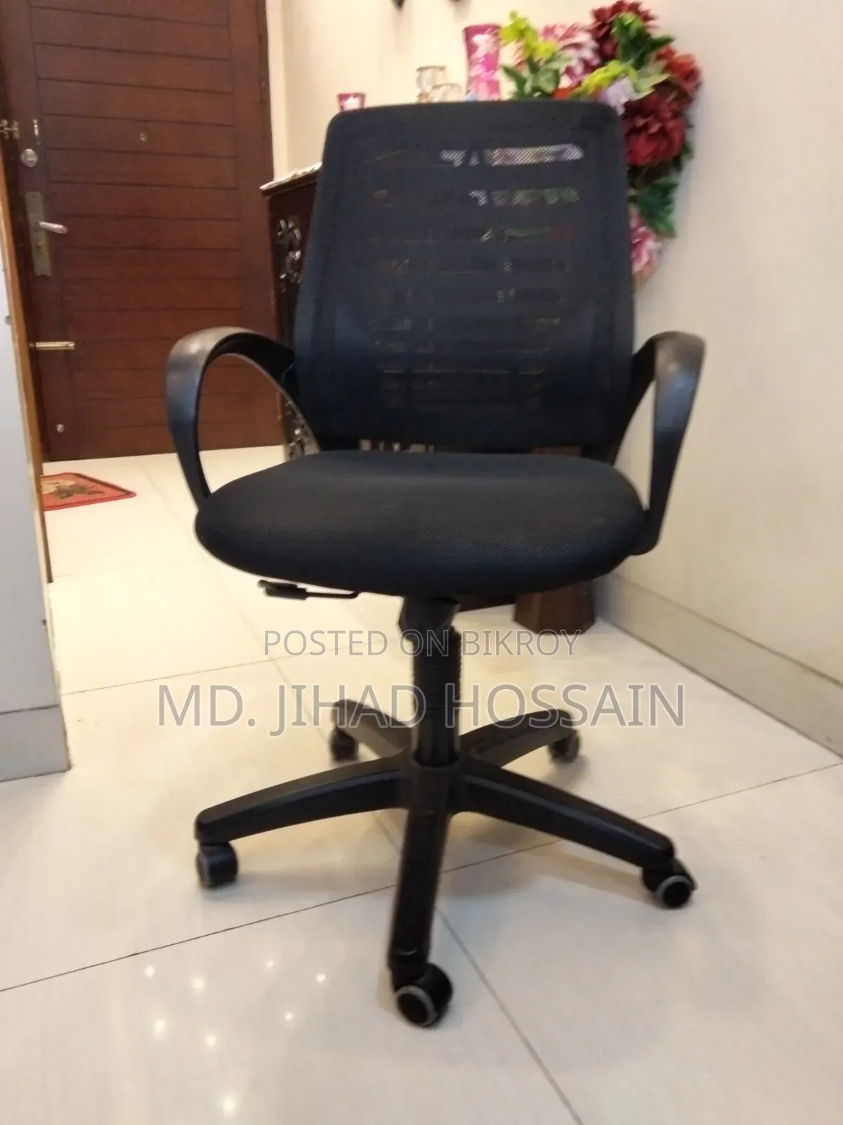 Akhtar Brand Office Chair for Sale with Comfortable Cushion Seat