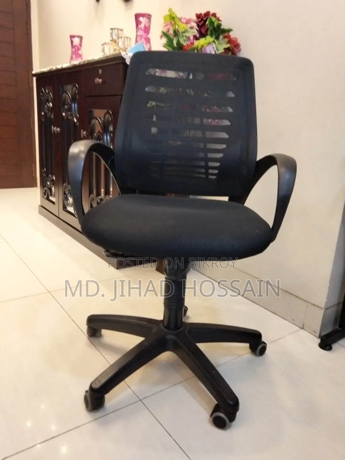 Akhtar Brand Office Chair for Sale with Comfortable Cushion Seat
