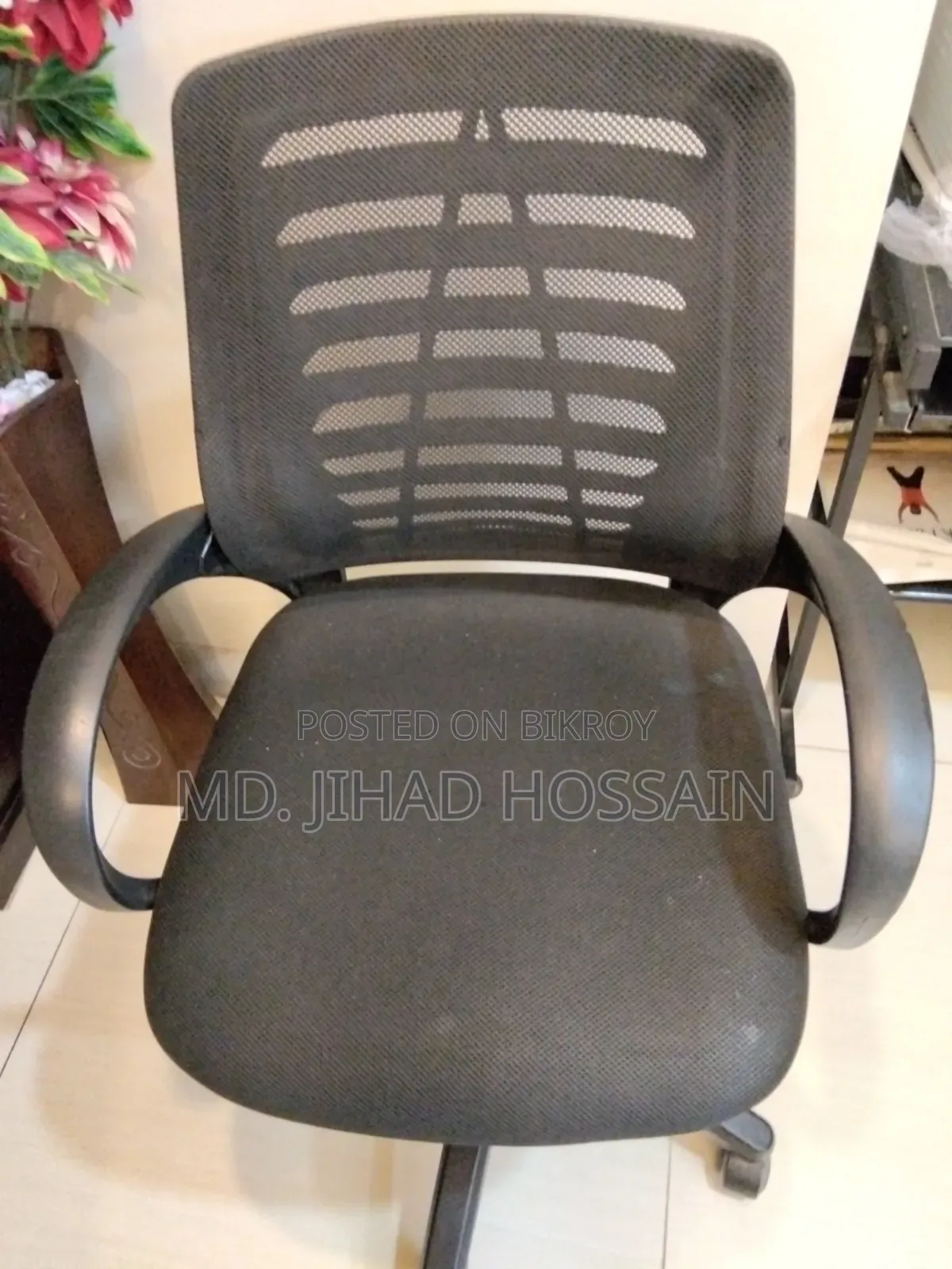Akhtar Brand Office Chair for Sale with Comfortable Cushion Seat