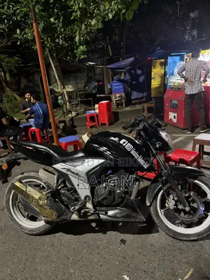 TVS Apache 160 4V 2021 Black