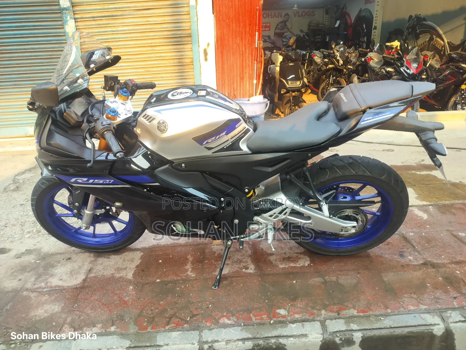 Yamaha R1 2025 Black