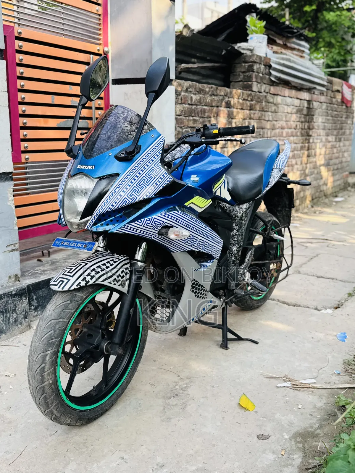 সুজুকি জিক্সার এসএফ ২০১৬ নীল