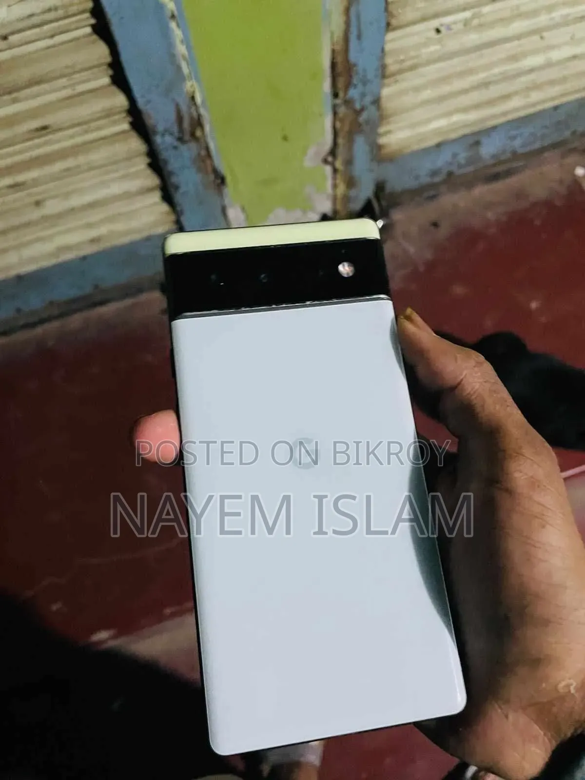 EL 8 GB White