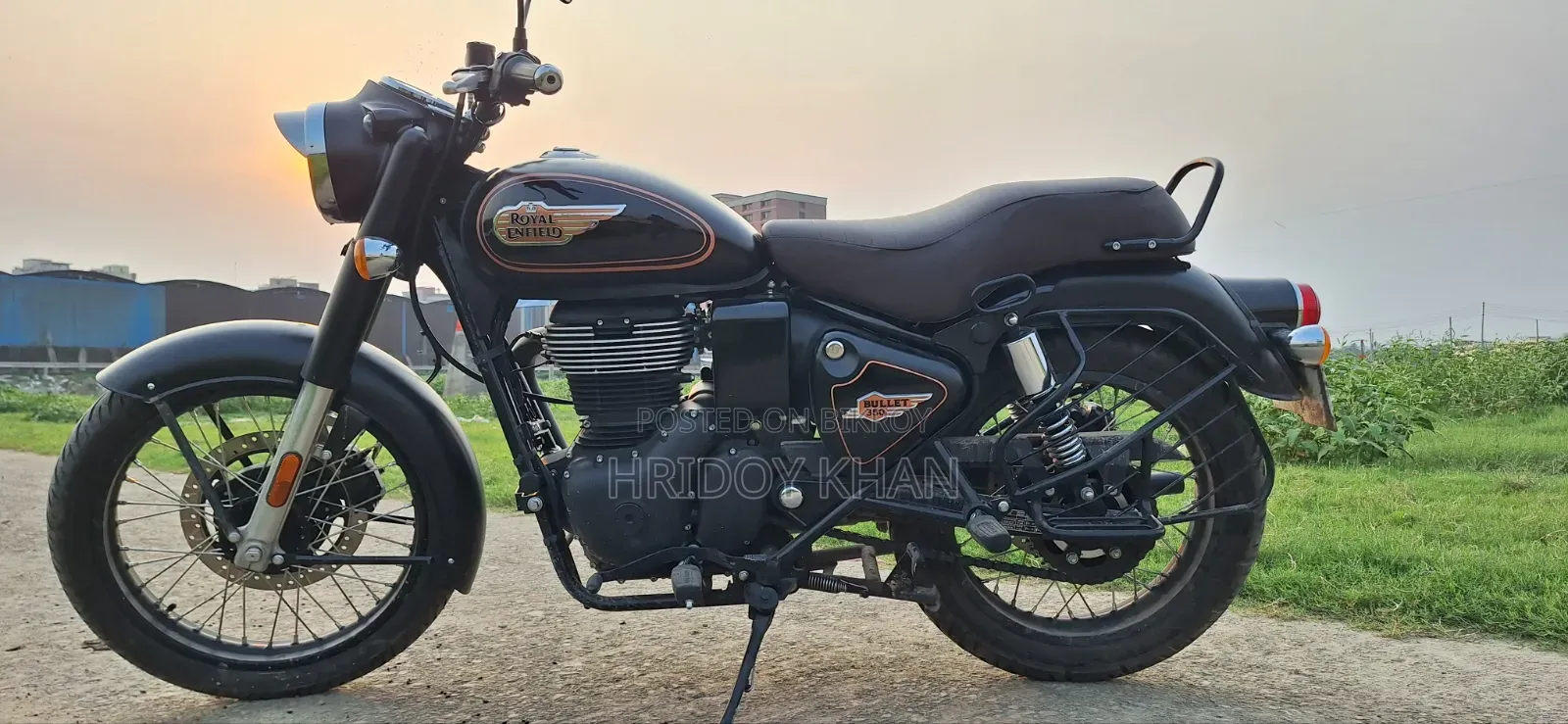 রয়্যাল এনফিল্ড বুলেট ৩৫০ ২০২৫ ব্ল্যাক