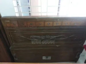 কাঠের খাট বিক্রি করা হবে