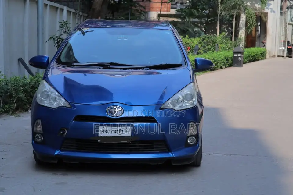 Toyota Aqua 2013 Blue