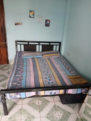 শক্তিশালী ৫x৭ স্টিলের বিছানা বিক্রির জন্য।