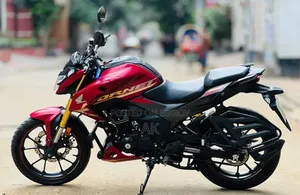 Honda Hornet 2025 Red