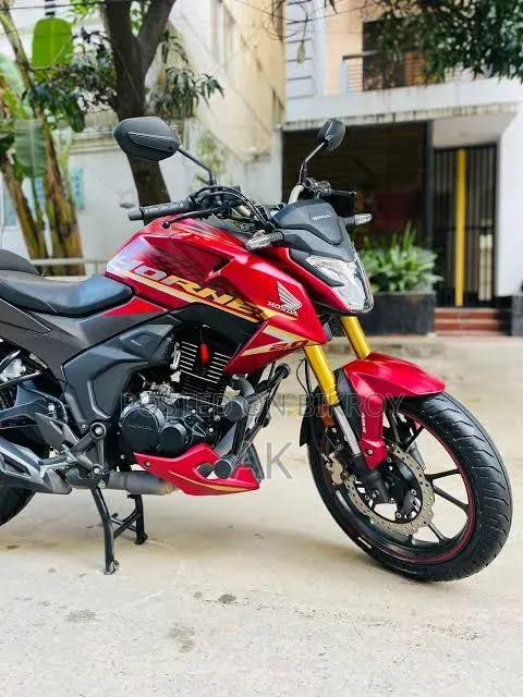 Honda Hornet 2025 Red