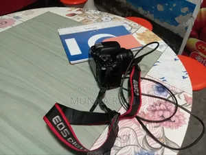 ক্যানন ৭০০ডি ৫০মিমি প্রাইম লেন্স সহ