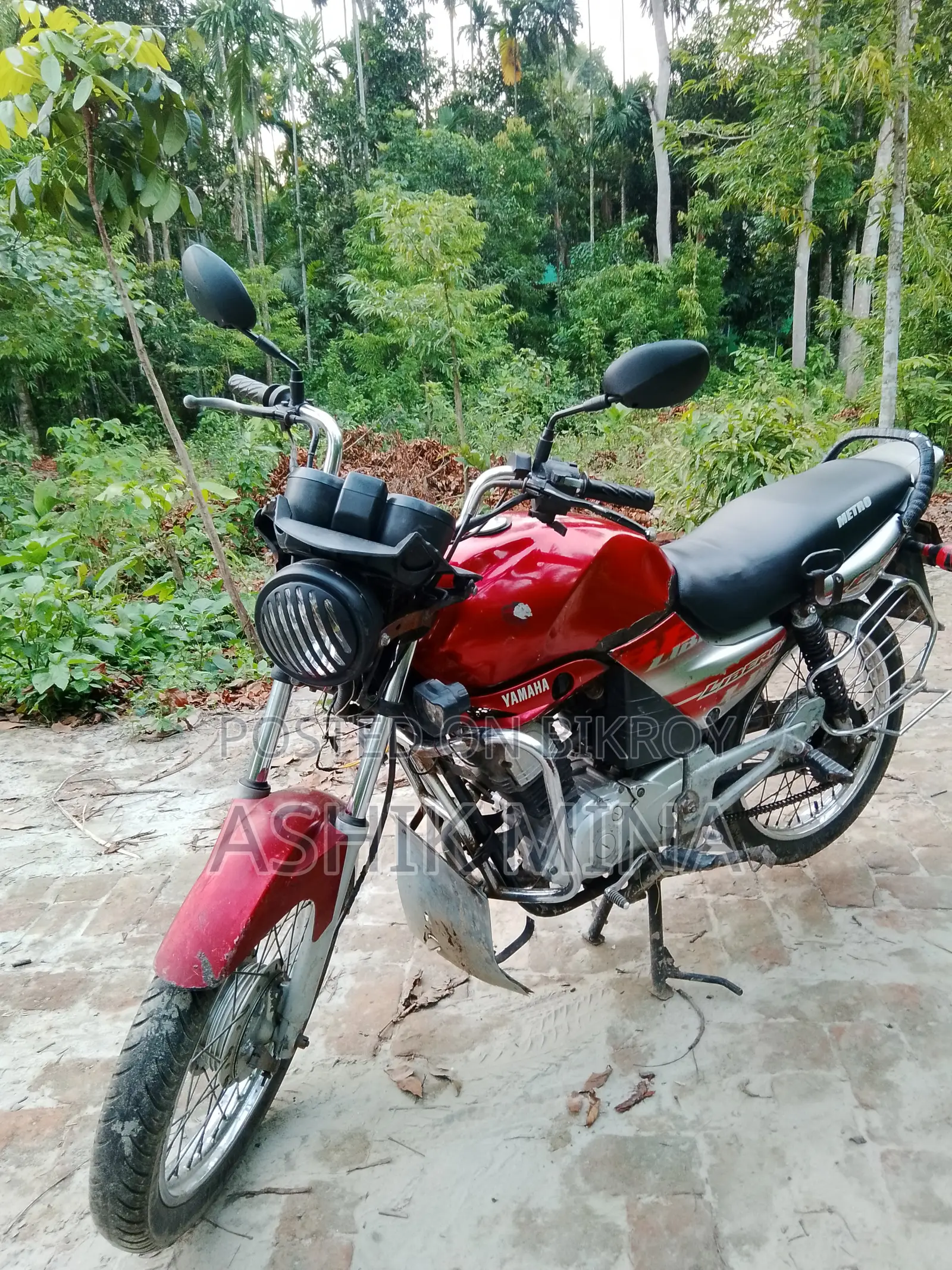 Yamaha 2006 Red