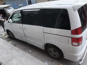 টয়োটা নোয়া ২০০৪ পার্পল