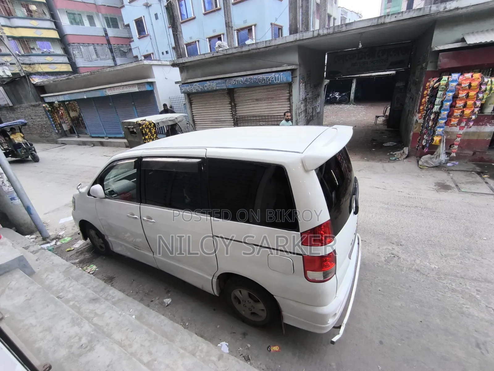 টয়োটা নোয়া ২০০৪ পার্পল