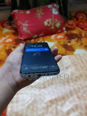 Realme 4 GB Gray