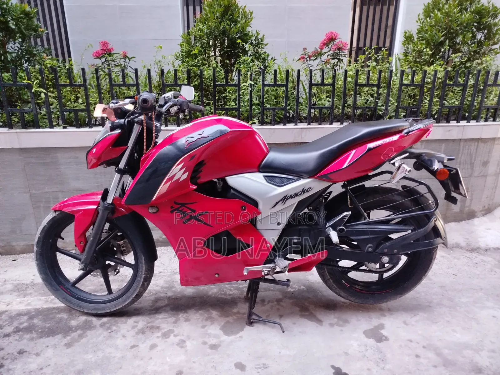 TVS Apache 160 4V 2020 Red