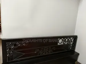 মাঝারি সাইজের বেড বিক্রির জন্য। ৫ ফিট ৭ ইঞ্চি। ম্যাট্রেস সহ