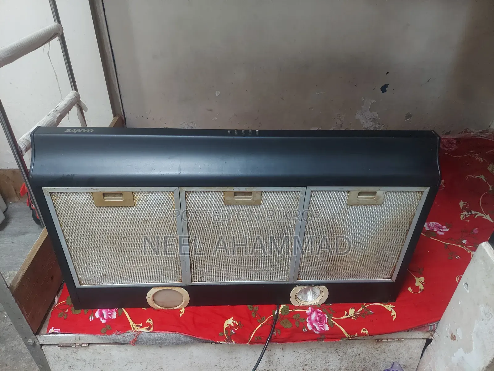 Sanyo Branded Black Kitchen Hood (Durable Body)