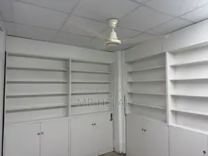 Shop for sale on an urgent basis.