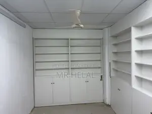 Shop for sale on an urgent basis.