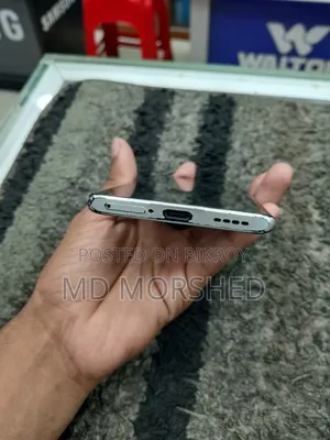 রিয়েলমি ১০ প্রো+ ১২৮ জিবি পার্পল