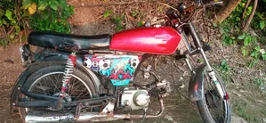 হোন্ডা ১৯৮৯ লাল