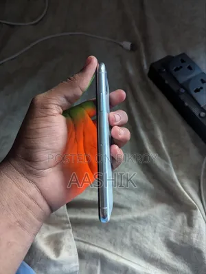Apple iPhone X 64 GB White
