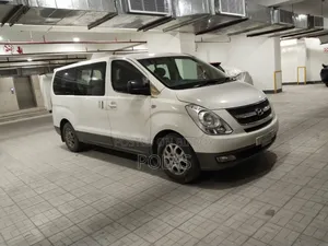 Hyundai H1 2.4 GLS 2011 White