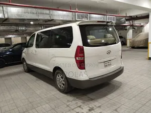 Hyundai H1 2.4 GLS 2011 White