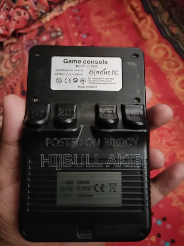 R36s Retro Gaming Console