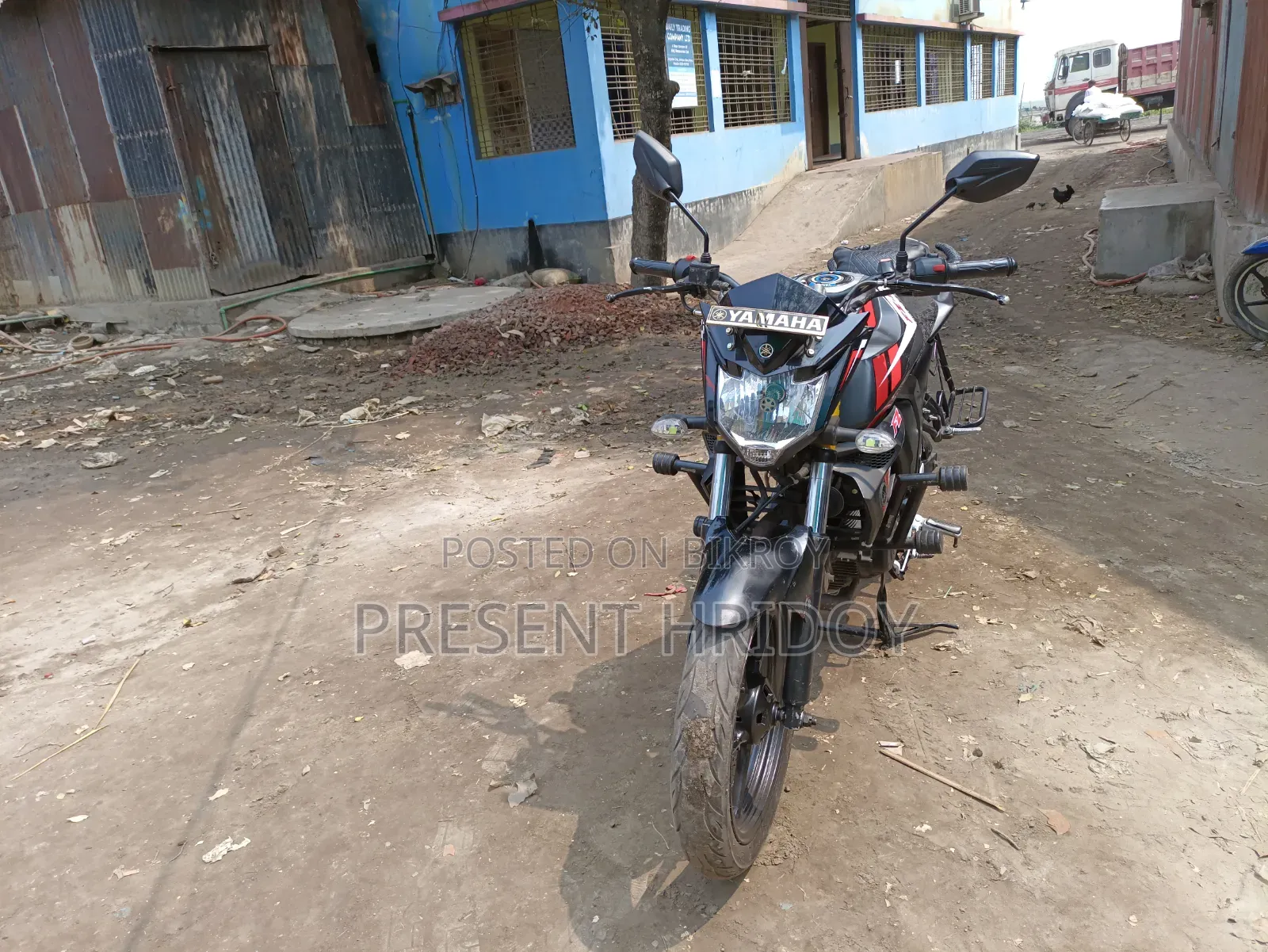 ইয়ামাহা এফজেড ২০১৭ লাল