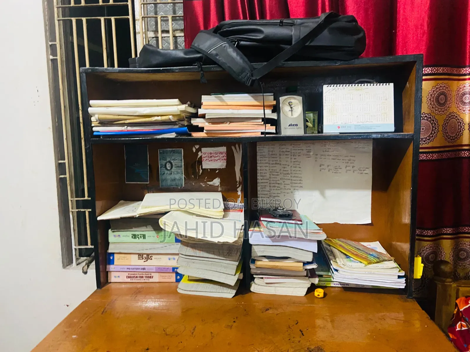 Large Reading Table, Computer Can Be Kept
