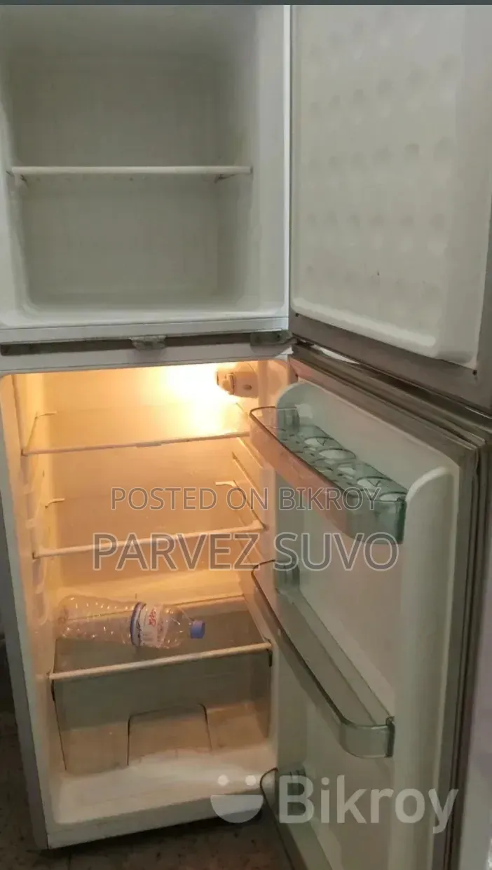 Singer 138L Refrigerator, 5 Years Used.