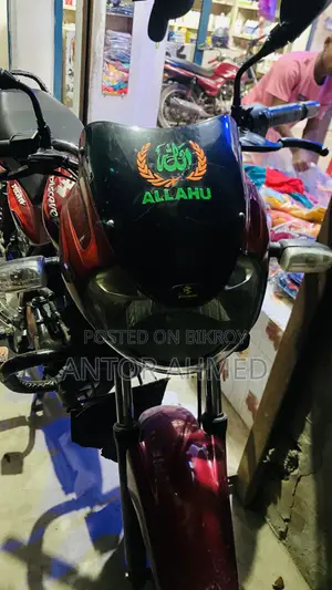 বাজাজ ডিসকভার ১৩৫ ২০১৫ রেড
