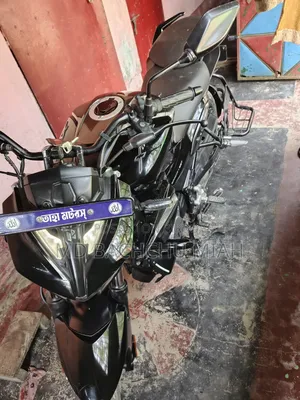 হিরো এক্সট্রিম ১২৫আর ২০২৫ ব্ল্যাক