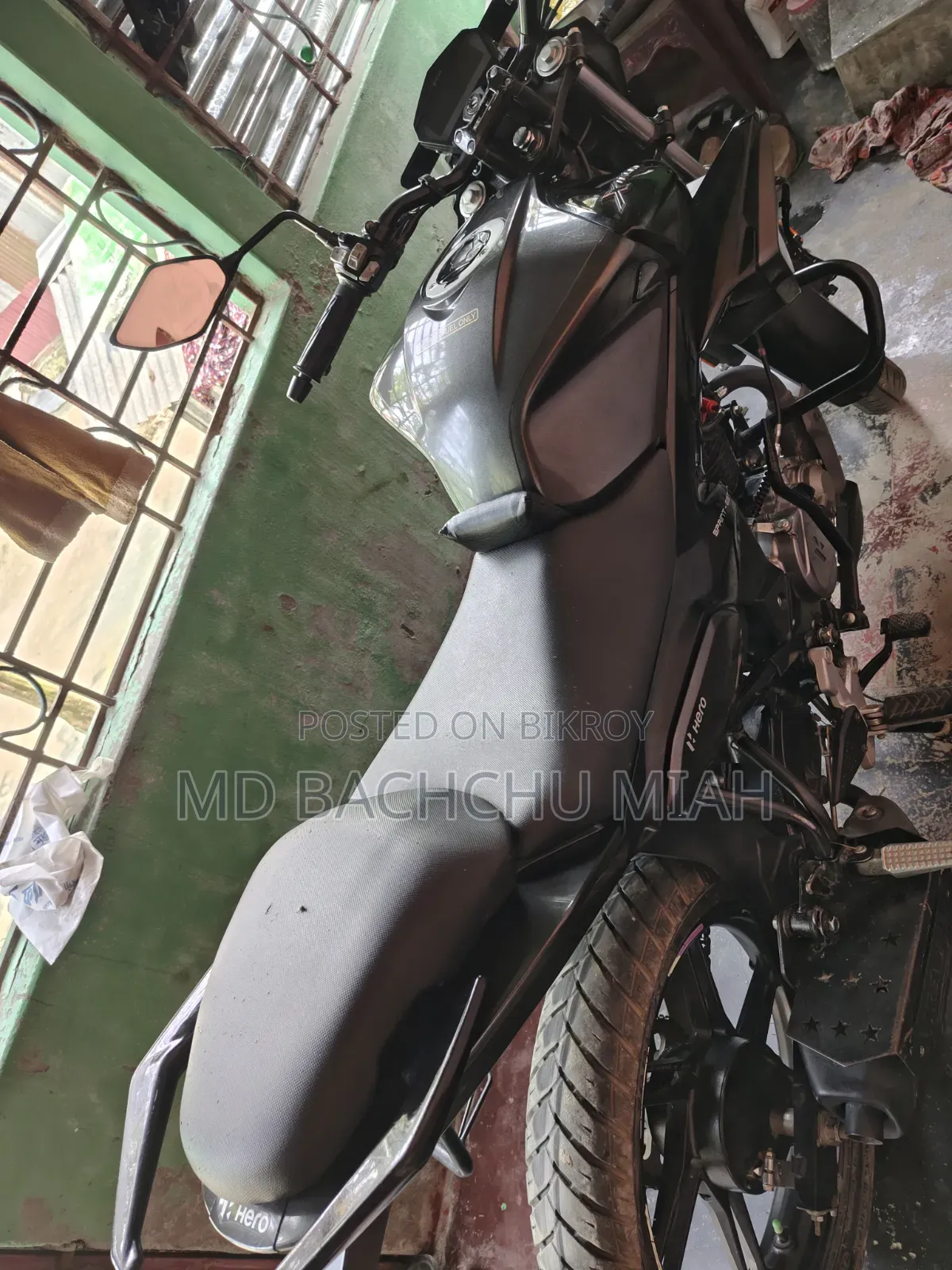 হিরো এক্সট্রিম ১২৫আর ২০২৫ ব্ল্যাক