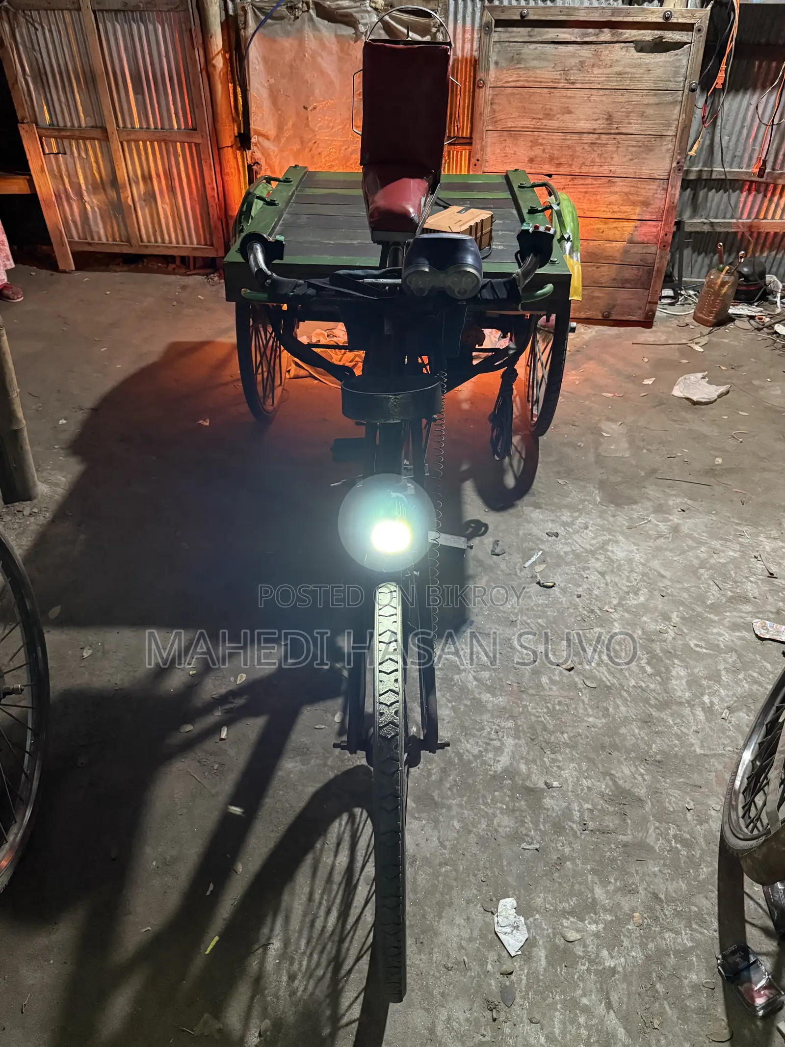 একটি ব‍্যাঠারি চালিত ভ‍্যান বিক্রি হবে
