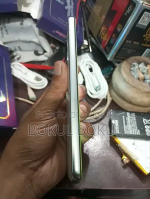 Oppo F29 256 GB White