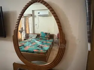 ড্রেসিং টেবিল