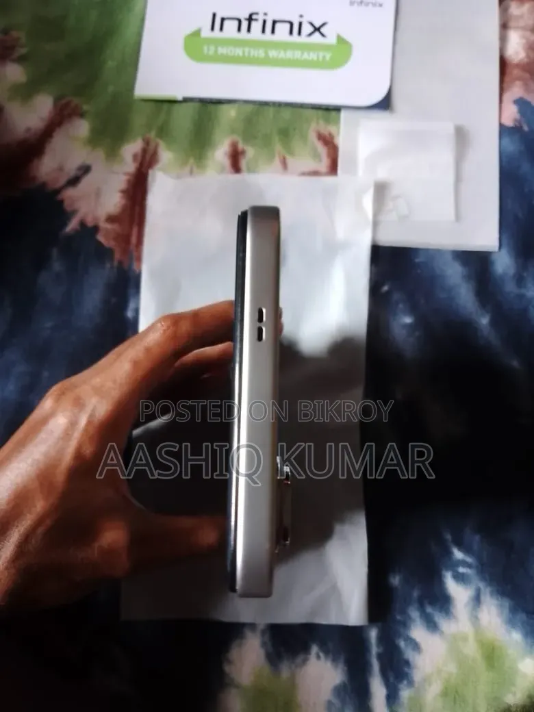 New Infinix Hot 60i 128 GB Silver
