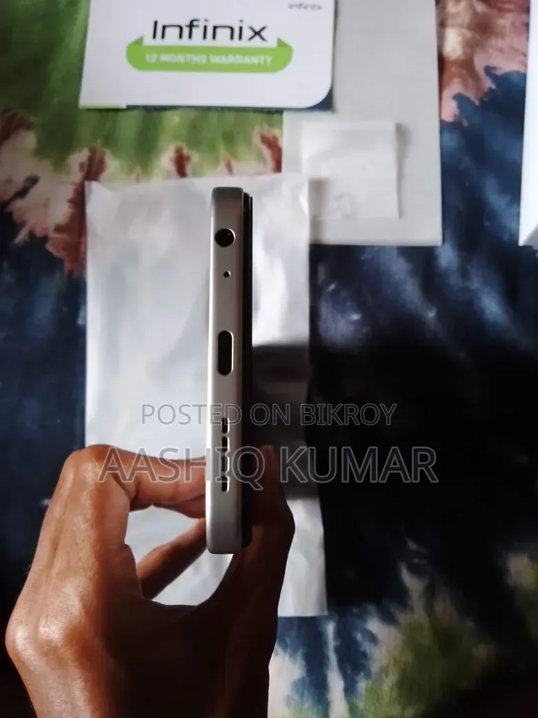 New Infinix Hot 60i 128 GB Silver