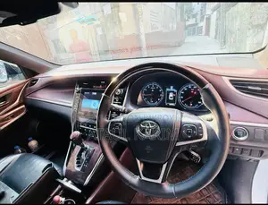 Toyota Harrier 2.0 2014 White