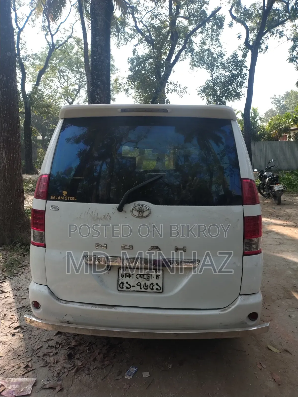 Toyota Noah 2002 White