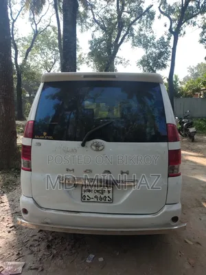 Toyota Noah 2002 White